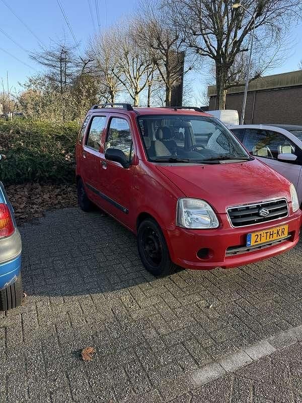 Rood Occasion 2005 Suzuki Wagon R+ GLX Stationwagen | € 1.000 (Goede deal) - Afbeelding 1/4