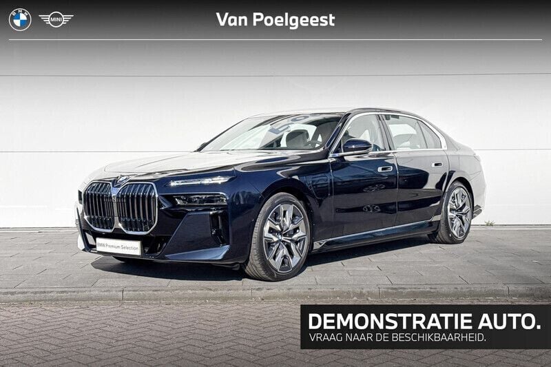 Zwart Gebruikt 2025 BMW 750e Comfort Edition Sedan | € 119.900 (Super prijs) - Afbeelding 1/4