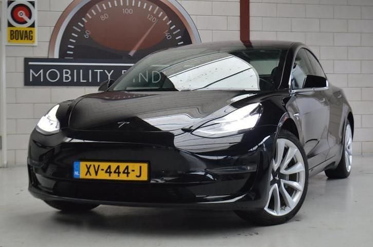 Zwart (metallic) Occasion 2019 Tesla Model 3 Long Range AWD Sedan | € 16.880 (Eerlijke prijs) - Afbeelding 1/4