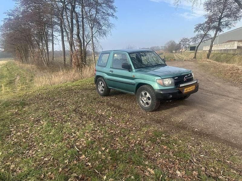 Groen Occasion 2001 Mitsubishi Pajero SUV | € 5.000 (Eerlijke prijs) - Afbeelding 1/4