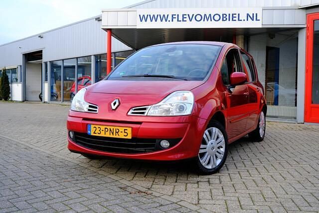 Rood Occasion 2011 Renault Grand Modus Exception MPV | € 4.250 (Eerlijke prijs) - Afbeelding 1/4