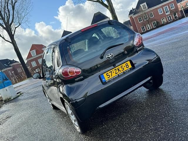 Occasion Toyota Aygo 68 PK (50 kW) 2012 Zwart Hatchback