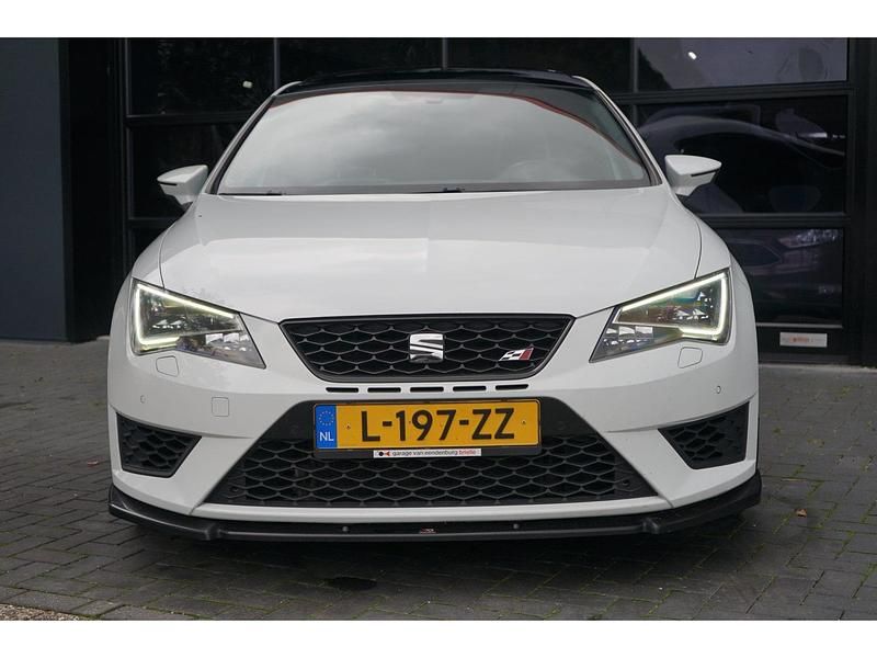 Occasion Seat Leon CUPRA 266 PK (195 kW) 2016 Wit Hatchback