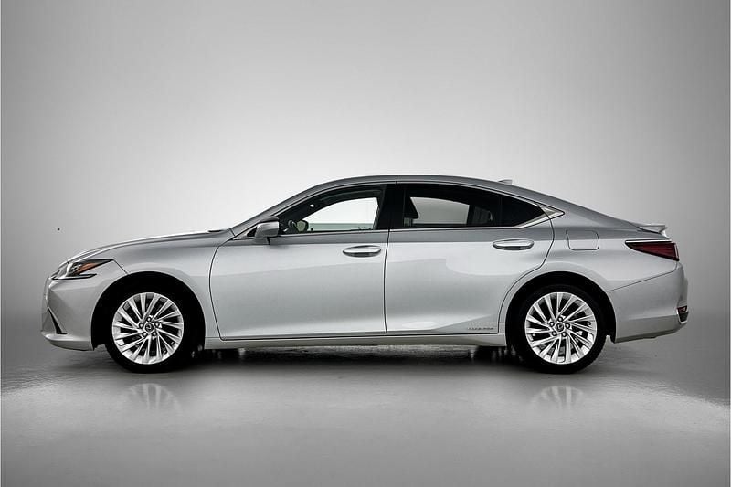 Occasion Lexus ES300H President Line 218 PK (160 kW) 2020 Grijs metallic Sedan