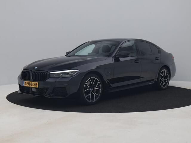Blauw Gebruikt 2022 BMW 545e M Sport Sedan | € 48.900 (Super prijs) - Afbeelding 1/4