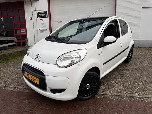 Wit Occasion 2011 Citroën C1 Exclusive Hatchback | € 3.750 (Eerlijke prijs) - Afbeelding 1/4