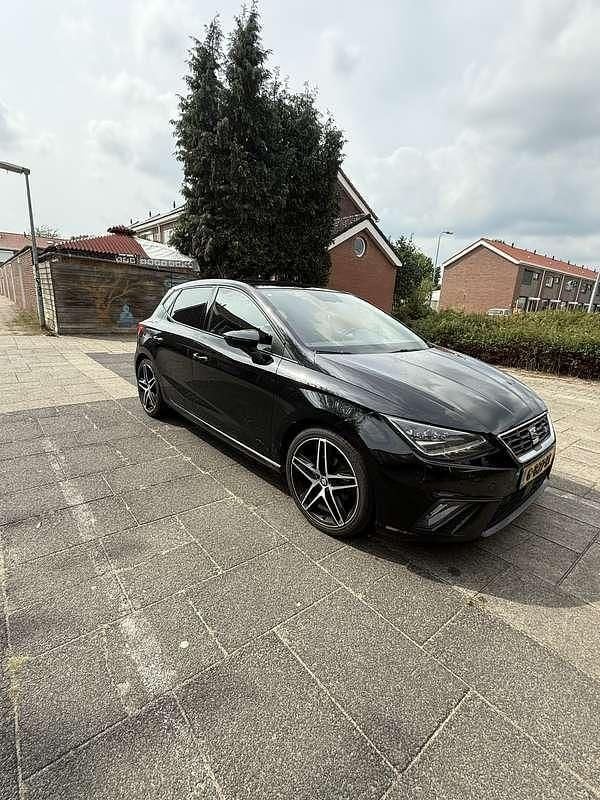 Zwart Gebruikt 2019 Seat Ibiza FR Hatchback | € 15.999 (Eerlijke prijs) - Afbeelding 1/4