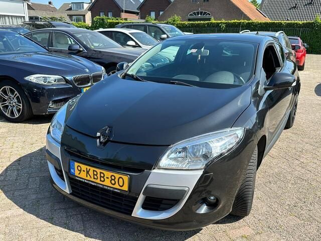 Zwart, metallic lak Gebruikt 2009 Renault Mégane Coupé Coupé | € 2.950 - Afbeelding 1/2