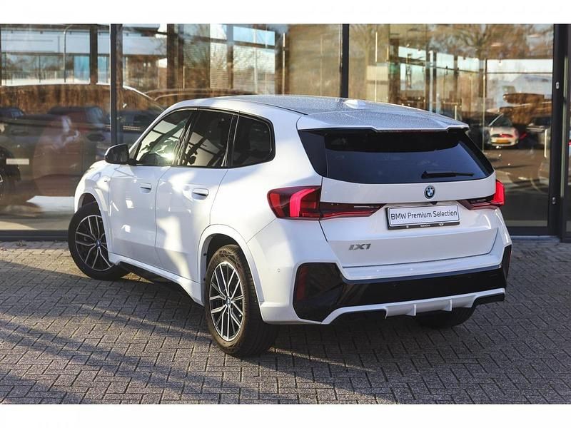 Occasion BMW iX1 Shadowline 225 kW (306 PK) 2024 Mineralweiss (licht wit metallic) SUV