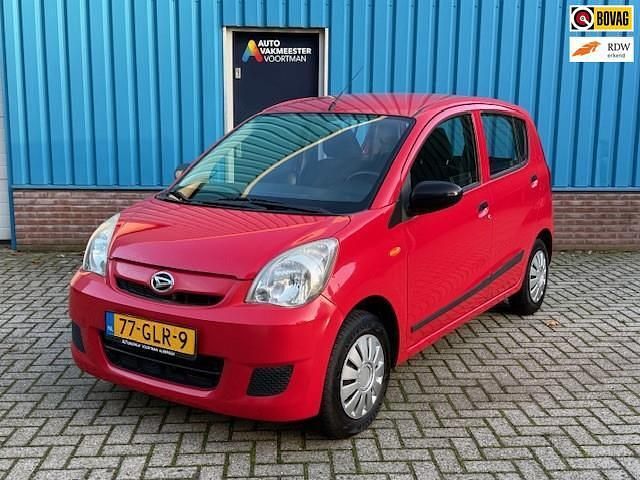 Rood Gebruikt 2008 Daihatsu Cuore Hatchback | € 1.950 (Goede deal) - Afbeelding 1/4