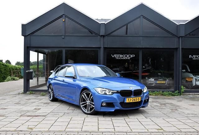 Occasion BMW 318 Executive 136 PK (100 kW) 2018 Blauw Sedan