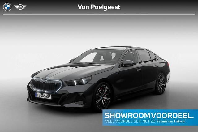 Grijs Nieuw 2025 BMW i5 M Sport Sedan | € 90.848 (Eerlijke prijs) - Afbeelding 1/4