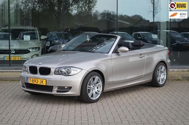 Grijs Gebruikt 2009 BMW 120 Cabriolet Executive Cabriolet | € 7.950 (Eerlijke prijs) - Afbeelding 1/4