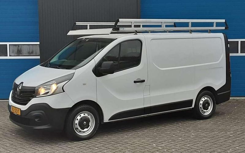 Wit Gebruikt 2015 Renault Trafic MPV | € 4.950 (Super prijs) - Afbeelding 1/4