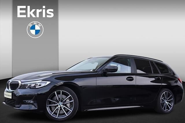 Zwart Gebruikt 2020 BMW 330 Executive Stationwagen | € 30.900 (Goede deal) - Afbeelding 1/4