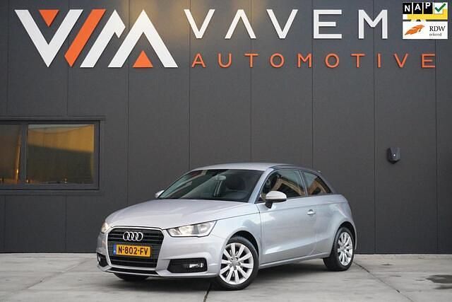 Grijs Gebruikt 2015 Audi A1 Sport Hatchback | € 8.950 (Eerlijke prijs) - Afbeelding 1/3