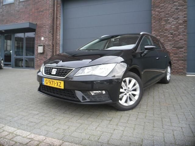 Zwart (metallic) Occasion 2020 Seat Leon ST Business Stationwagen | € 8.500 (Goede deal) - Afbeelding 1/4