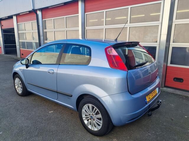 Occasion Fiat Grande Punto Emotion 95 PK (69 kW) 2007 Blauw Hatchback