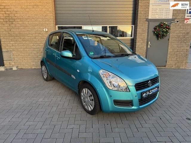 Grijs Gebruikt 2012 Suzuki Splash Hatchback | € 3.950 (Goede deal) - Afbeelding 1/4