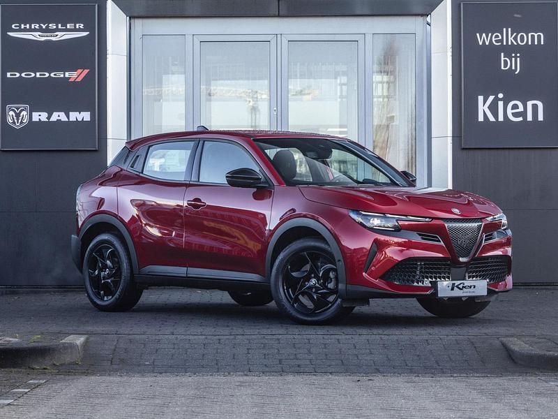 Occasion Alfa Romeo GT Junior Edizione Speciale 146 PK (107 kW) 2025 Rood SUV