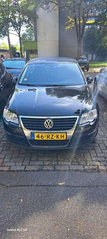Gebruikt 2005 VW Passat Highline Sedan | € 3.000 (Eerlijke prijs) - Afbeelding 1/4