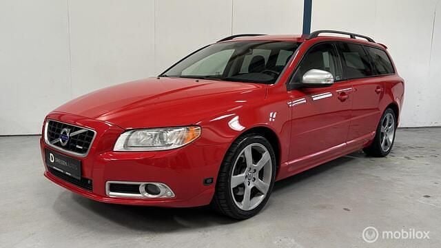 Rood Gebruikt 2010 Volvo V70 R-Design Stationwagen | € 12.945 (Eerlijke prijs) - Afbeelding 1/4