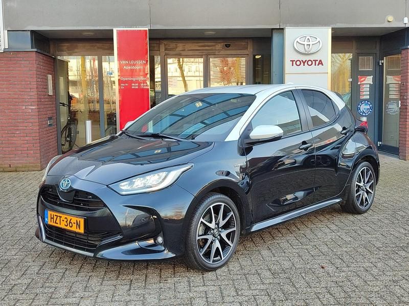 Occasion Toyota Yaris Executive 116 PK (85 kW) 2020 Zwart Hatchback
