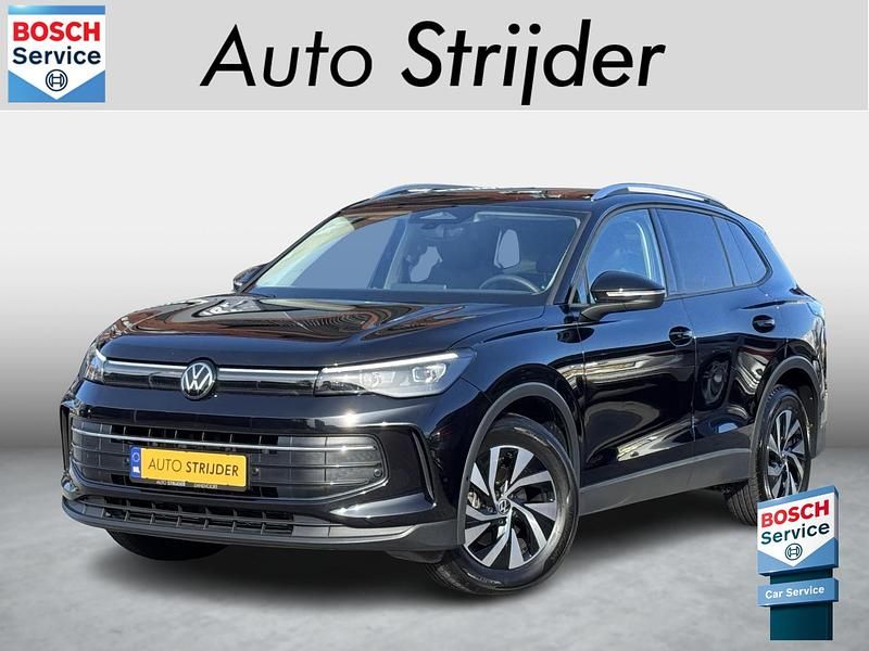 Zwart Gebruikt 2024 VW Tiguan Life SUV | € 42.895 - Afbeelding 1/4