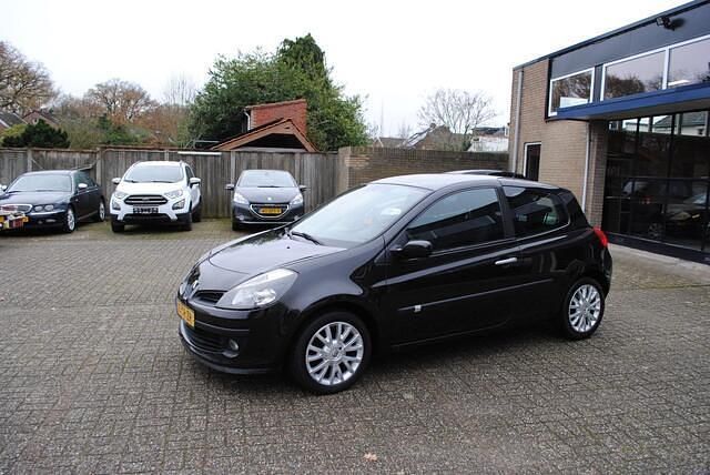 Zwart Gebruikt 2006 Renault Clio II Dynamique Hatchback | € 1.950 (Eerlijke prijs) - Afbeelding 1/4