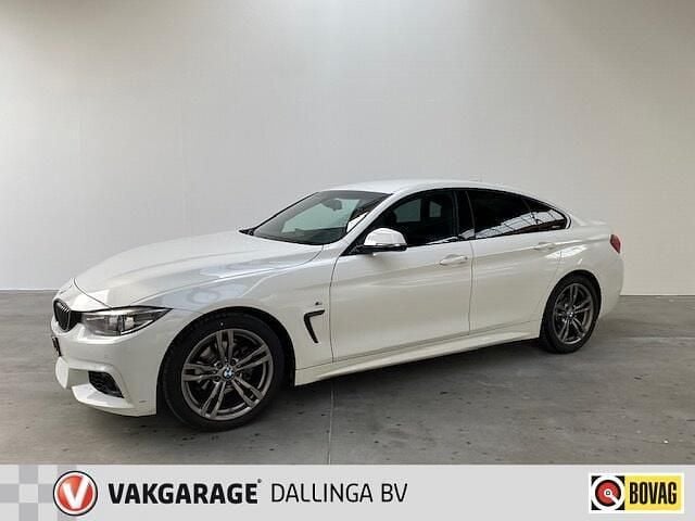 Wit Gebruikt 2021 BMW 418 Executive Coupé | € 24.450 (Goede deal) - Afbeelding 1/4