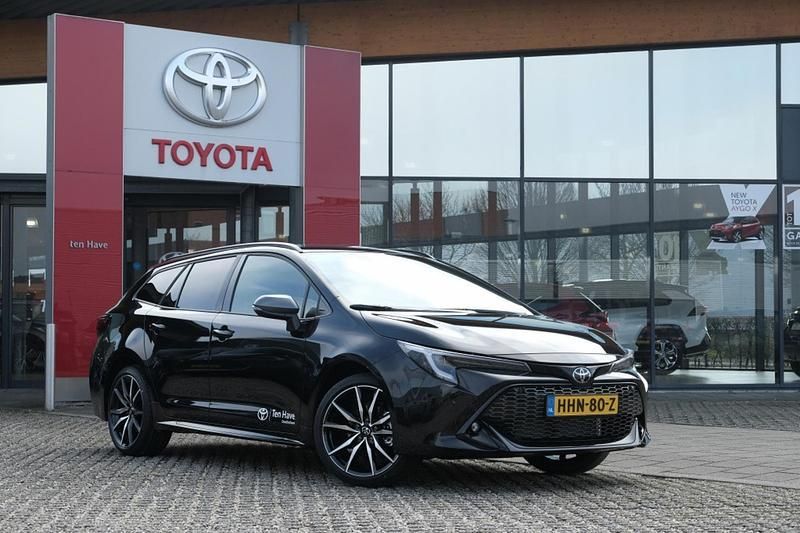 Nieuw 2025 Toyota Corolla Sport Stationwagen | € 41.999 - Afbeelding 1/1