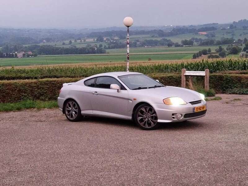 Grijs Gebruikt 2002 Hyundai Coupé Coupé | € 2.499 - Afbeelding 1/3