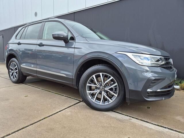 Grijs Gebruikt 2021 VW Tiguan SUV | € 31.980 (Eerlijke prijs) - Afbeelding 1/4