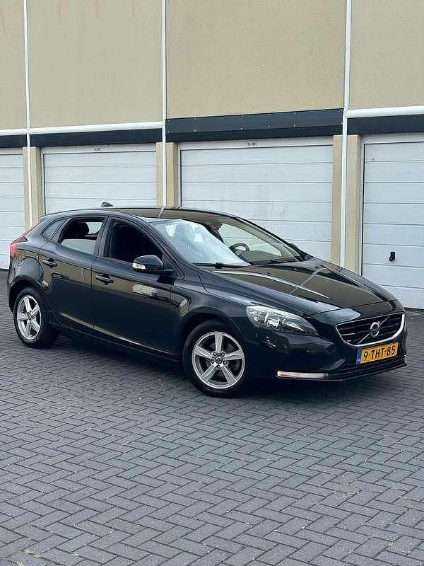 Occasion Volvo V40 Momentum 114 PK (83 kW) 2013 Zwart Stationwagen