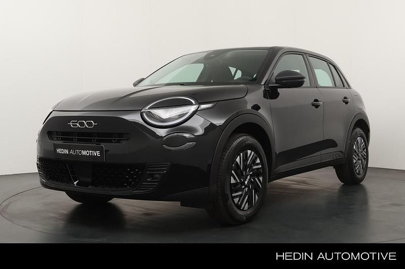 Zwart Nieuw 2025 Fiat 600 Urban SUV | € 27.825 (Goede deal) - Afbeelding 1/4