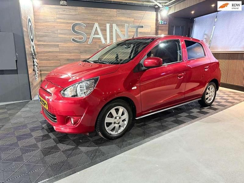 Rood Occasion 2013 Mitsubishi Space Star Intense Hatchback | € 5.750 (Eerlijke prijs) - Afbeelding 1/4