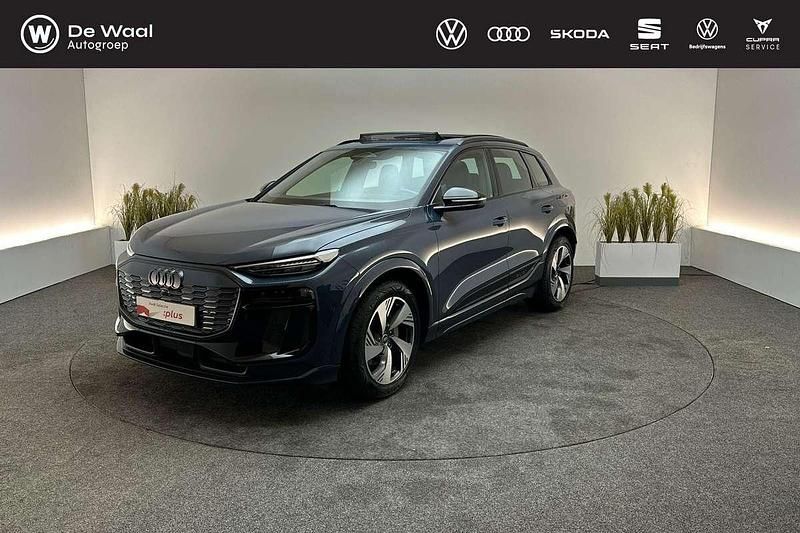 Plasmablauw metallic Gebruikt 2024 Audi Q6 e-tron S-Line SUV | € 68.800 (Eerlijke prijs) - Afbeelding 1/3