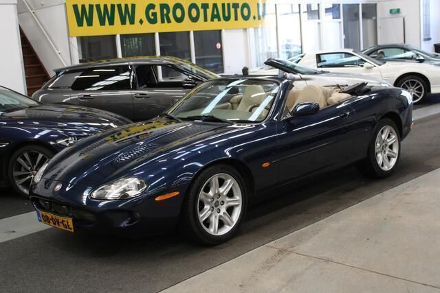 Blauw, metallic lak Gebruikt 2000 Jaguar XK8 Cabriolet | € 9.944 (Super prijs) - Afbeelding 1/4