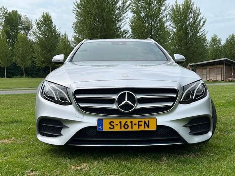 Zilver Gebruikt 2017 Mercedes E250 Premium Plus Stationwagen | € 25.000 (Super prijs) - Afbeelding 1/4