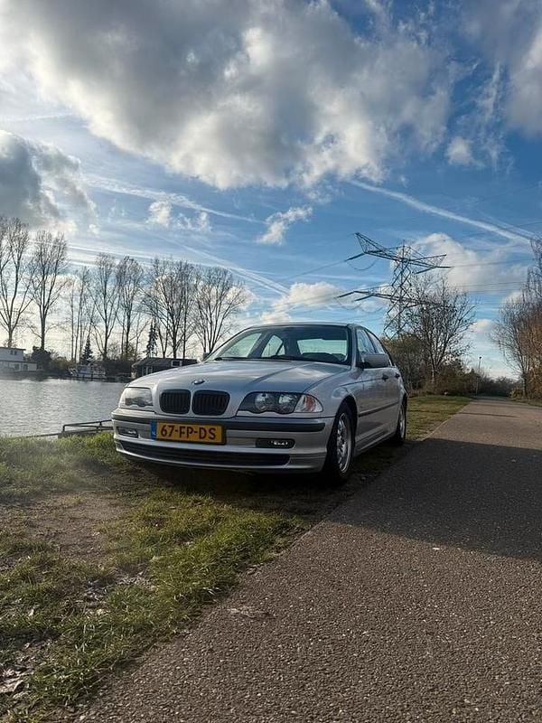 Gebruikt 2000 BMW 318 | € 2.000 (Eerlijke prijs) - Afbeelding 1/4