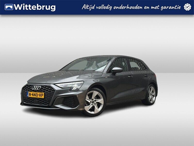 Grijs Gebruikt 2021 Audi A3 Hatchback | € 27.950 (Eerlijke prijs) - Afbeelding 1/2