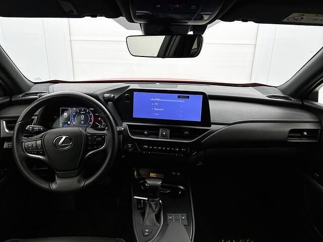 Occasion Lexus UX 250h Luxury Line 184 PK (135 kW) 2023 Rood SUV