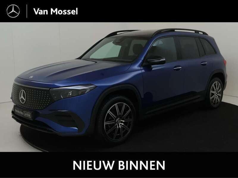 Blauw Nieuw 2025 Mercedes EQB250+ AMG line SUV | € 53.492 (Eerlijke prijs) - Afbeelding 1/4