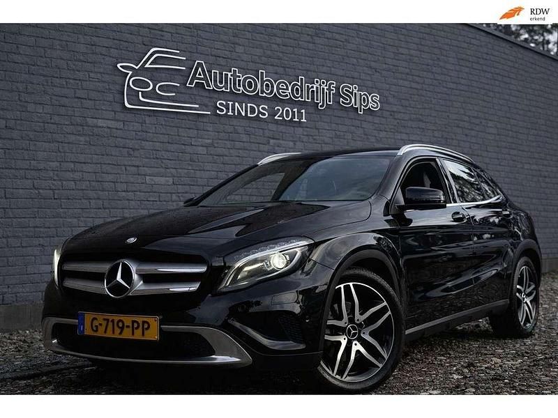 Zwart Occasion 2014 Mercedes GLA200 Ambition SUV | € 10.950 (Goede deal) - Afbeelding 1/4