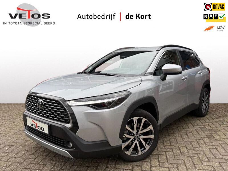 Grijs Gebruikt 2024 Toyota Corolla Cross Comfort SUV | € 36.950 - Afbeelding 1/4