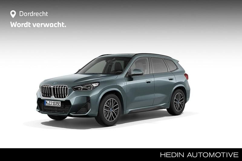 Groen Gebruikt 2025 BMW X1 M Sport SUV | € 56.895 - Afbeelding 1/4