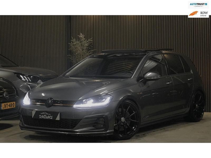 Grijs (metallic) Occasion 2017 VW Golf VII GTI Hatchback | € 26.970 (Duur) - Afbeelding 1/4