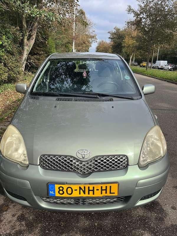 Gebruikt 2003 Toyota Yaris Sol Hatchback | € 2.200 (Eerlijke prijs) - Afbeelding 1/4