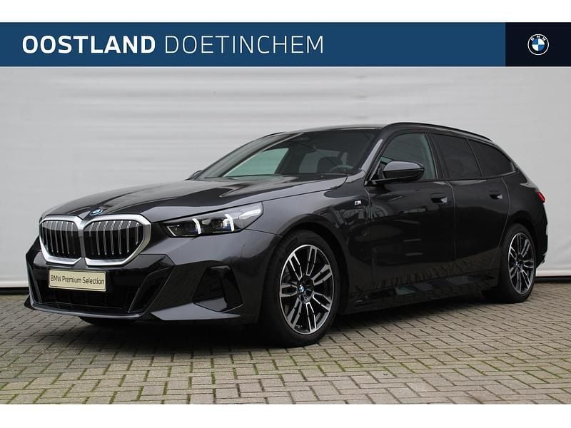 Occasion BMW 530e Shadowline 299 PK (219 kW) 2024 Sophistograu (grijs metallic) Stationwagen