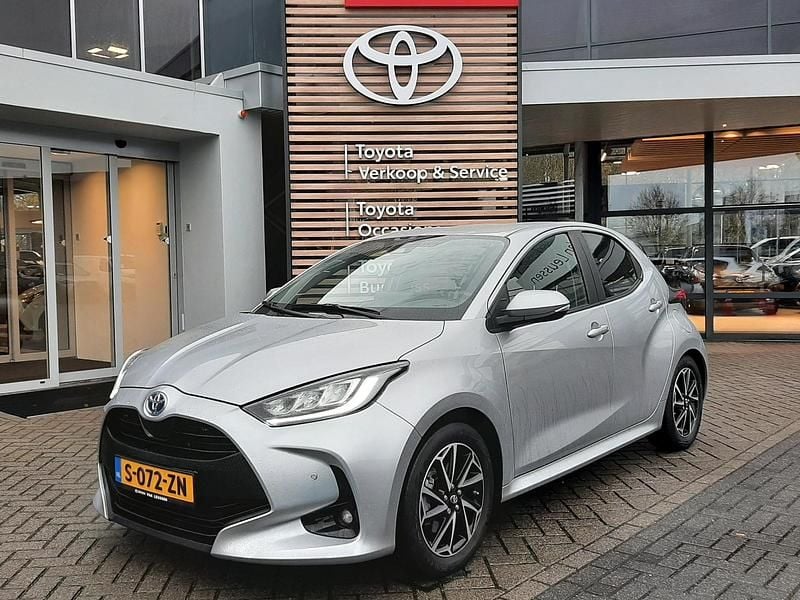 Occasion Toyota Yaris Hybrid Style 116 PK (85 kW) 2023 Grijs Hatchback